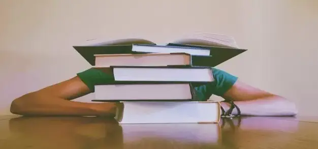 How to obtain a student residence in Egypt?