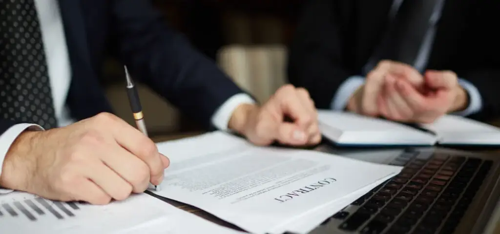 Commercial Contracts Lawyer in Saudi Arabia