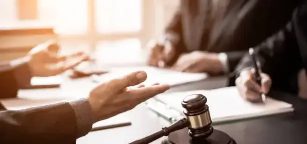 أفضل محامي نزاعات الشركات العائلية في السعودية | حلول استراتيجية